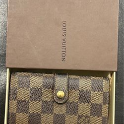 Authentic  LV ladies wallet