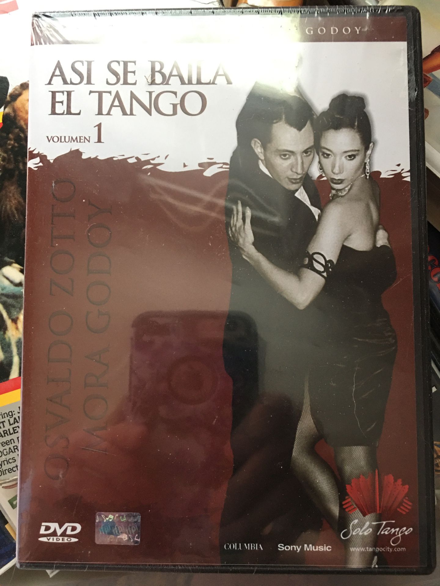 Dvd .. learn how to dance the tango/beginners direct from Argentina