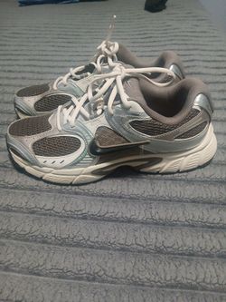 Nike V5 RNR .. Size 9 Men's
