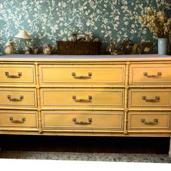 Complete 5-Piece Henry Link Bali Hai Bedroom Suite 