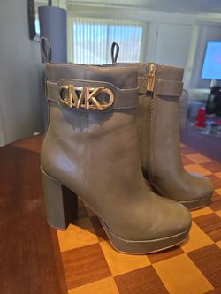 Michael Kors Green Heeled Boots with Gold Zipper Women Size 8