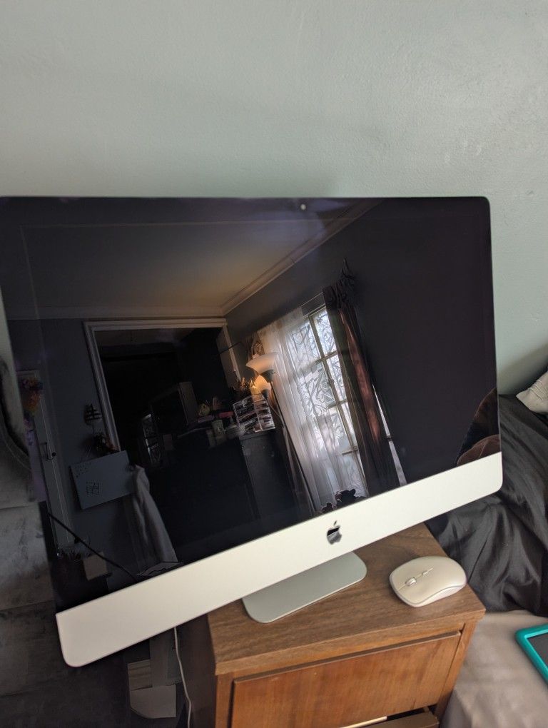 Almost New IMac !! 27 Inch!!