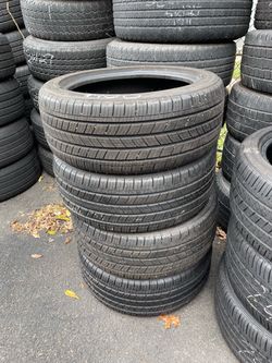235/45R18 Michelin 235/45/18 set of matching 4 tires in great condition 400$ for 4 tires plus tax . Mount available but not included. Wheel alignmen