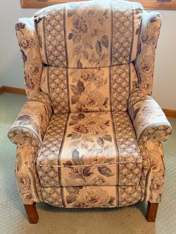 Free recliner chair