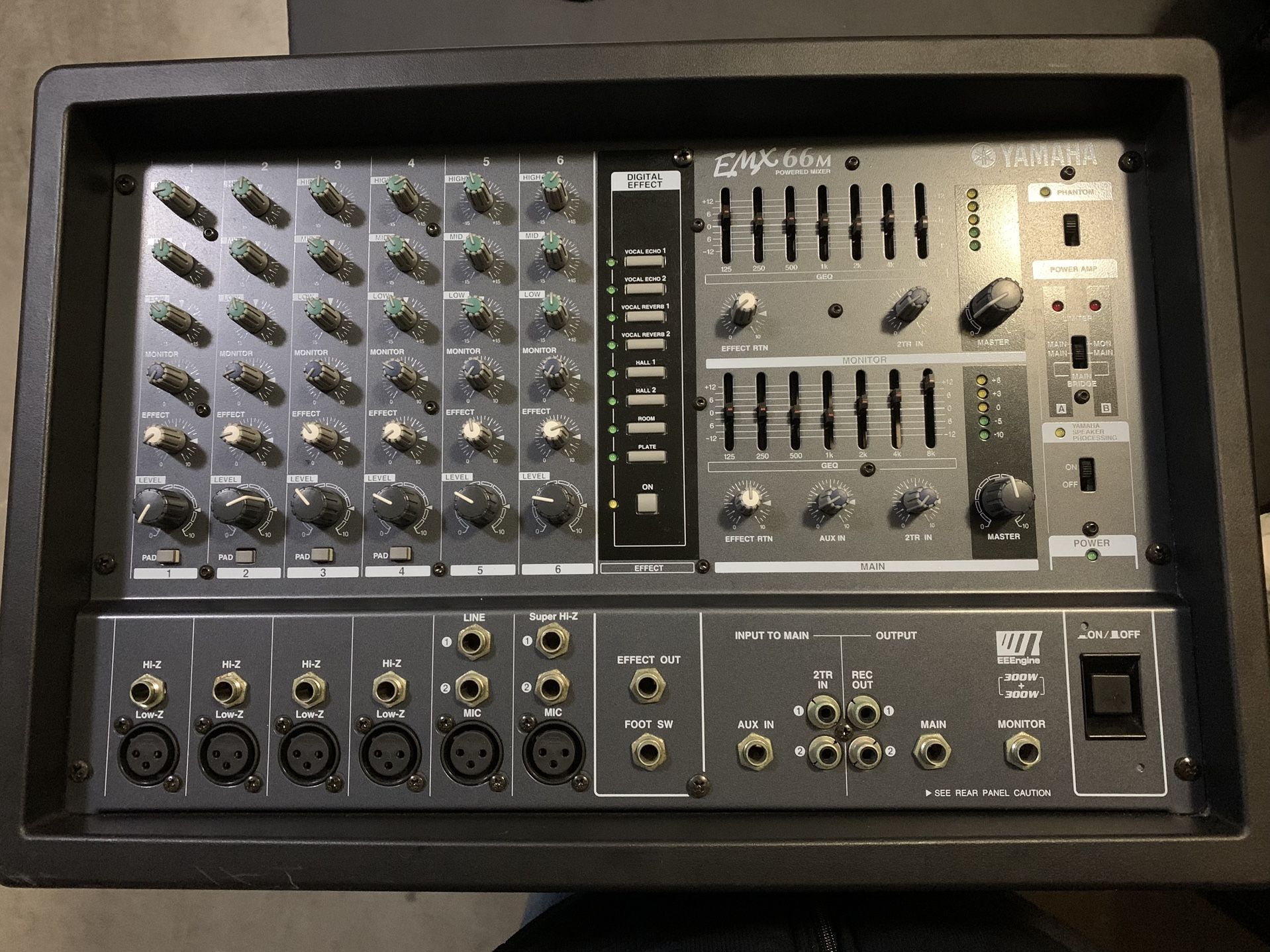 Yamaha EMX 66M Mixer