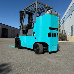 Forklift 