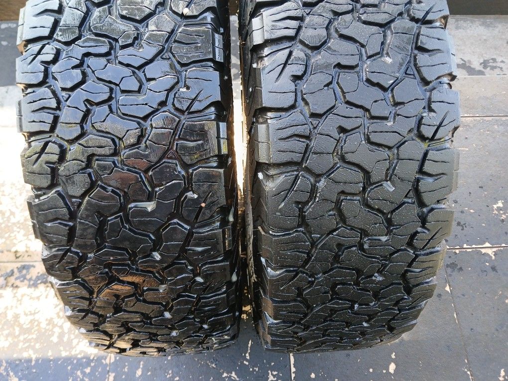 ONLY 2 USED 255/70/18 BFGOODRICH ALL TERRAIN KO 2