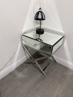 Beautiful Mirrored Nightstands Like New