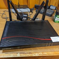 Netgear Nighthawk X4S AC3200
DOCSIS 3.1 Router and Cable Modem Model C7800