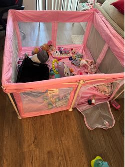 Collapsible play yard