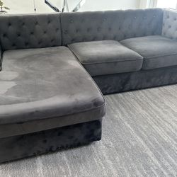 94” Sectional w Chaise