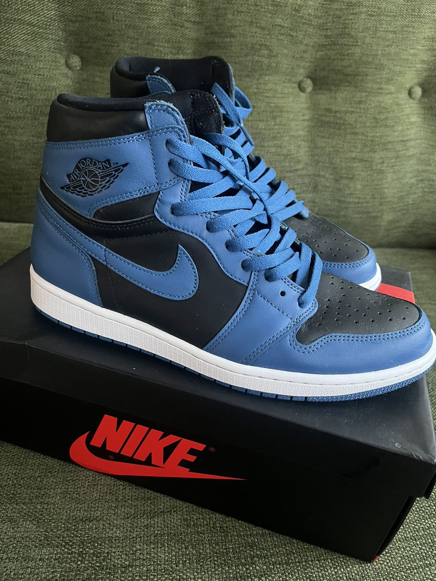Air Jordan 1 Dark Marine Blue Size 11