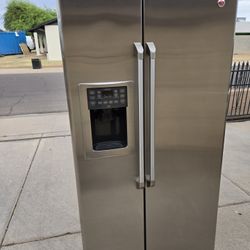 REFRIGERATOR GE STAINLESS STEEL 