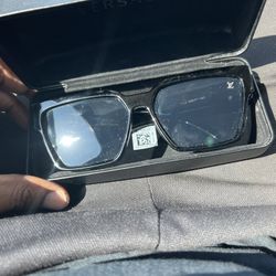 Louis Vuitton Glasses 