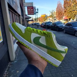 Nike DUNK Low Green Apple 