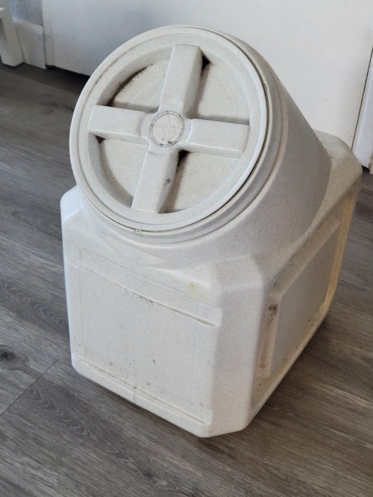 Dog Food Container 