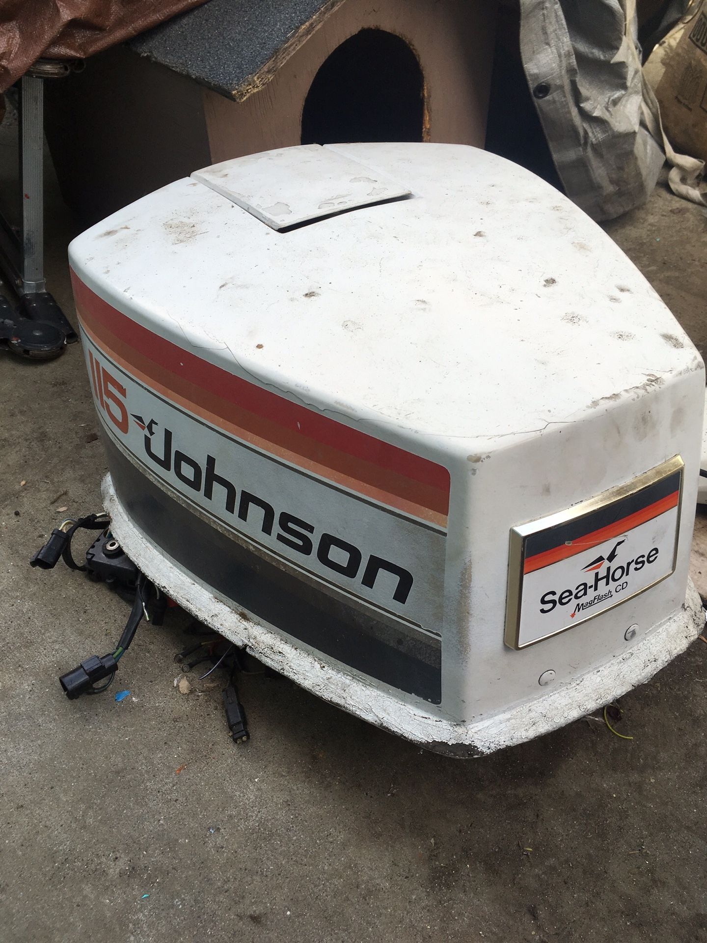 1997 Johnson 115 power head for parts many good parts, 1979 motor cover fits many years