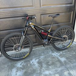 2022 YT Decoy Core 4 – Carbon Wheels, Extra Batteries, Excellent Condition