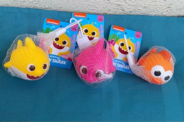 Baby Shark Bath Toys Water Squirters