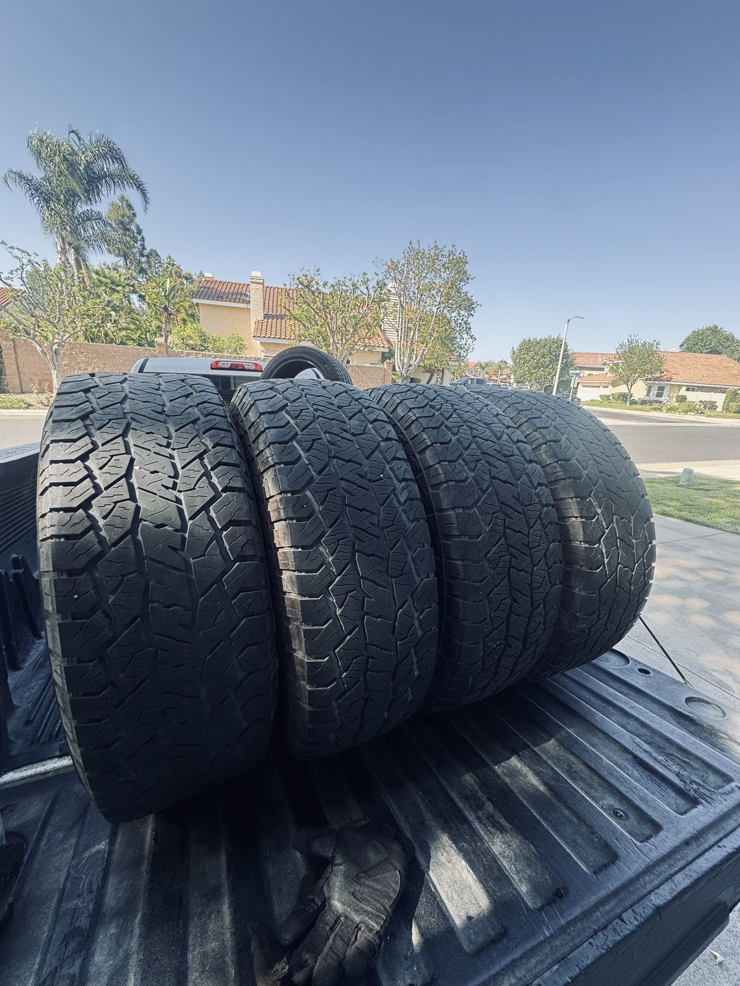 265/70/16 Hankook Dynapro AT2 Xtreme 60%+ Tread (4)