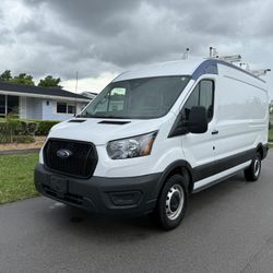 2022 Ford Transit 250 Medium Roof Cargo Van