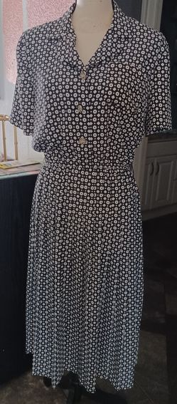 LESLIE FAY VINTAGE BEAUTIFUL DRESS