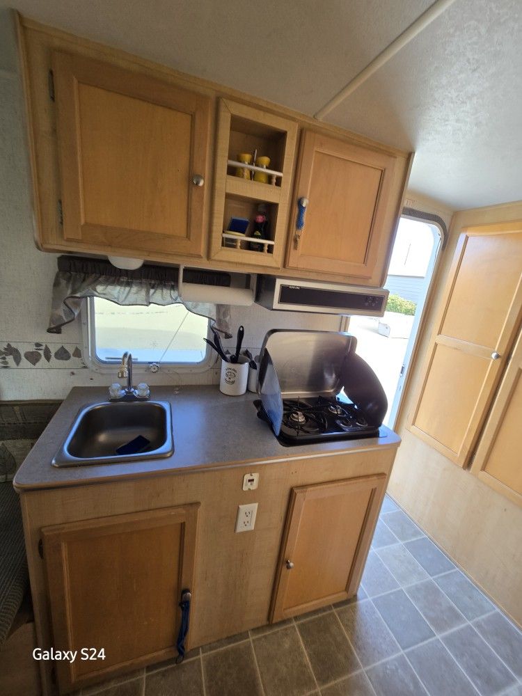 Travel 2004 Trailer 18 Ft