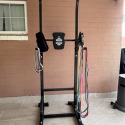 Pull Up Bar And Resistance bands