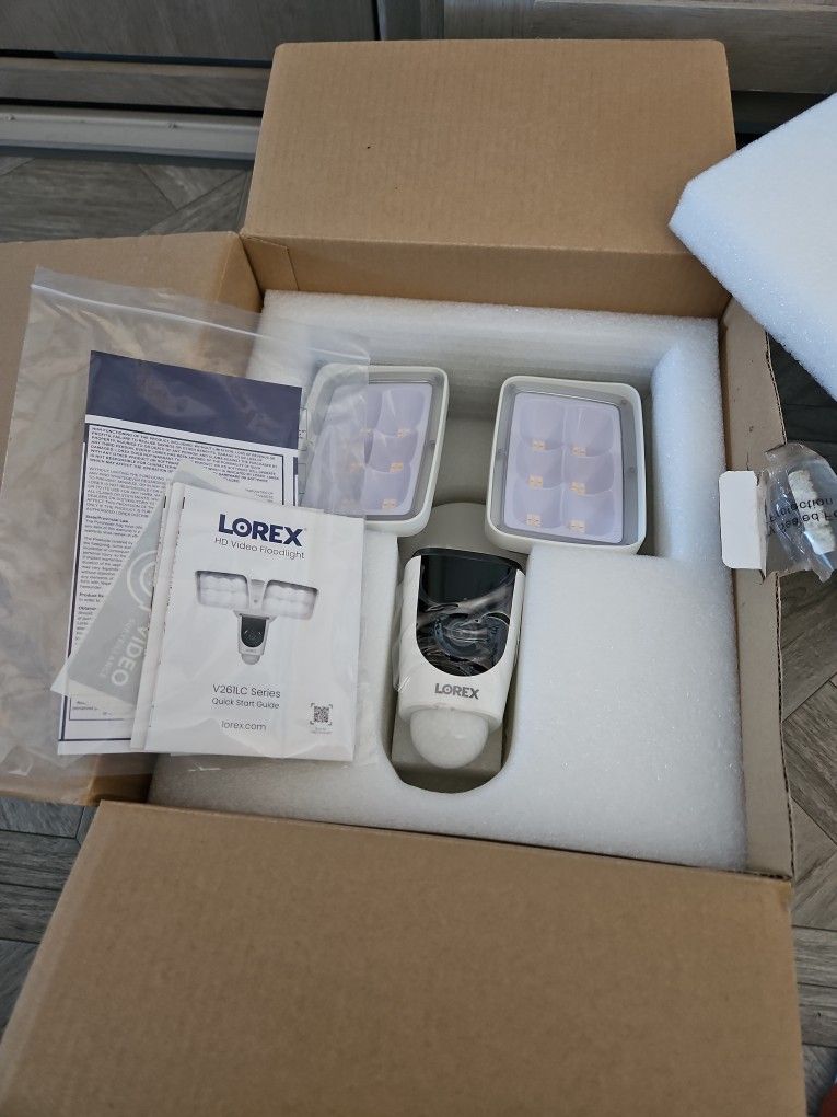 Lorex WiFi Floodlight Camera