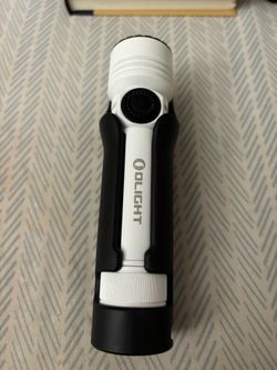 Olight Seeker 4 Pro 