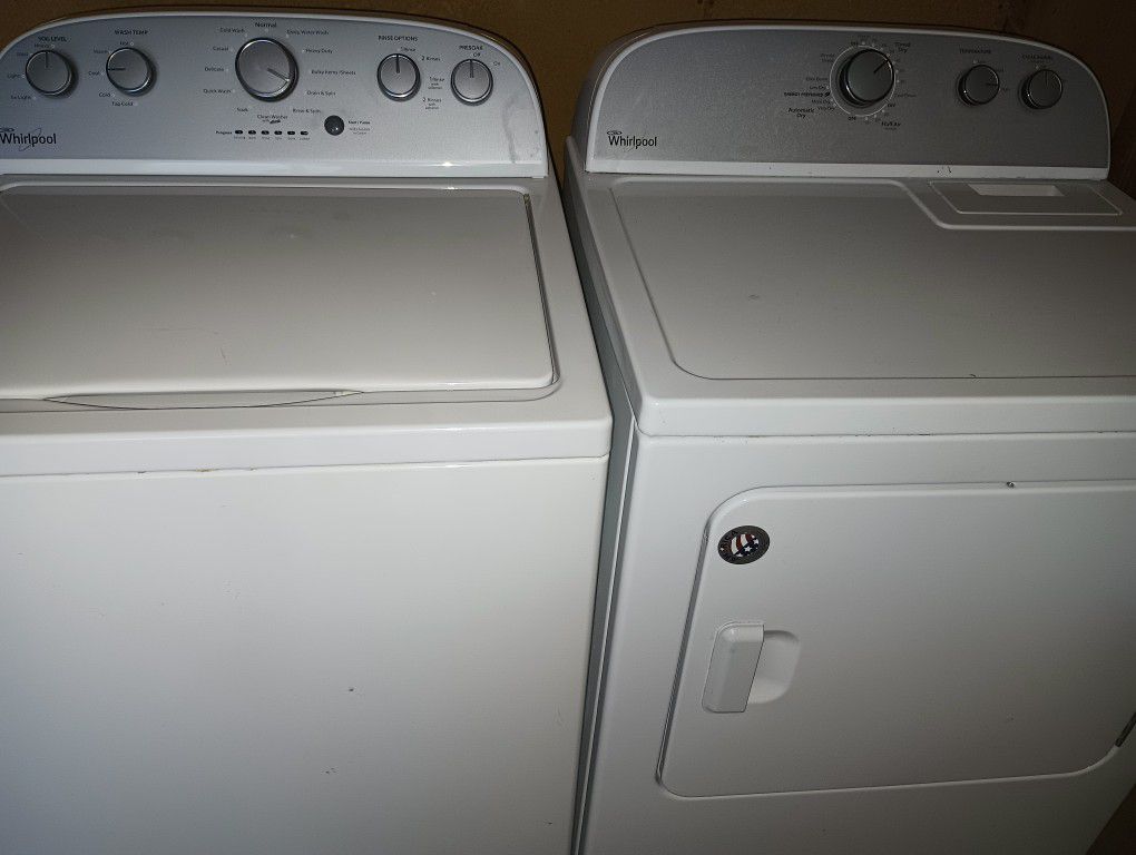 Whirlpool Washer And Dryer Set With A Three Month Warranty 