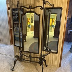 Tri-Fold Tailors Mirror