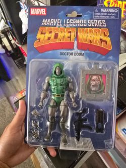 Marvel Legends Secret Wars Doctor Doom