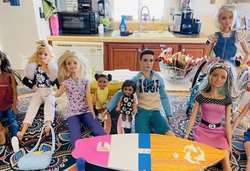 Barbie’s / Clothes/ Accessories