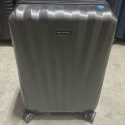 Ricardo 21” Carry-On Luggage 