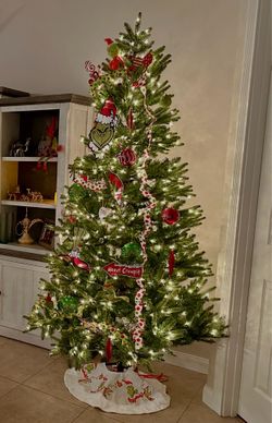 Pre-lit Artificial Christmas Tree 7.5 ft