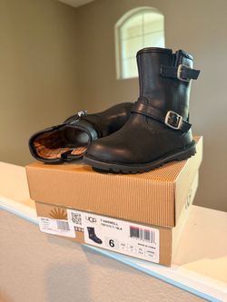 Toddler size 6 Ugg shoes boots