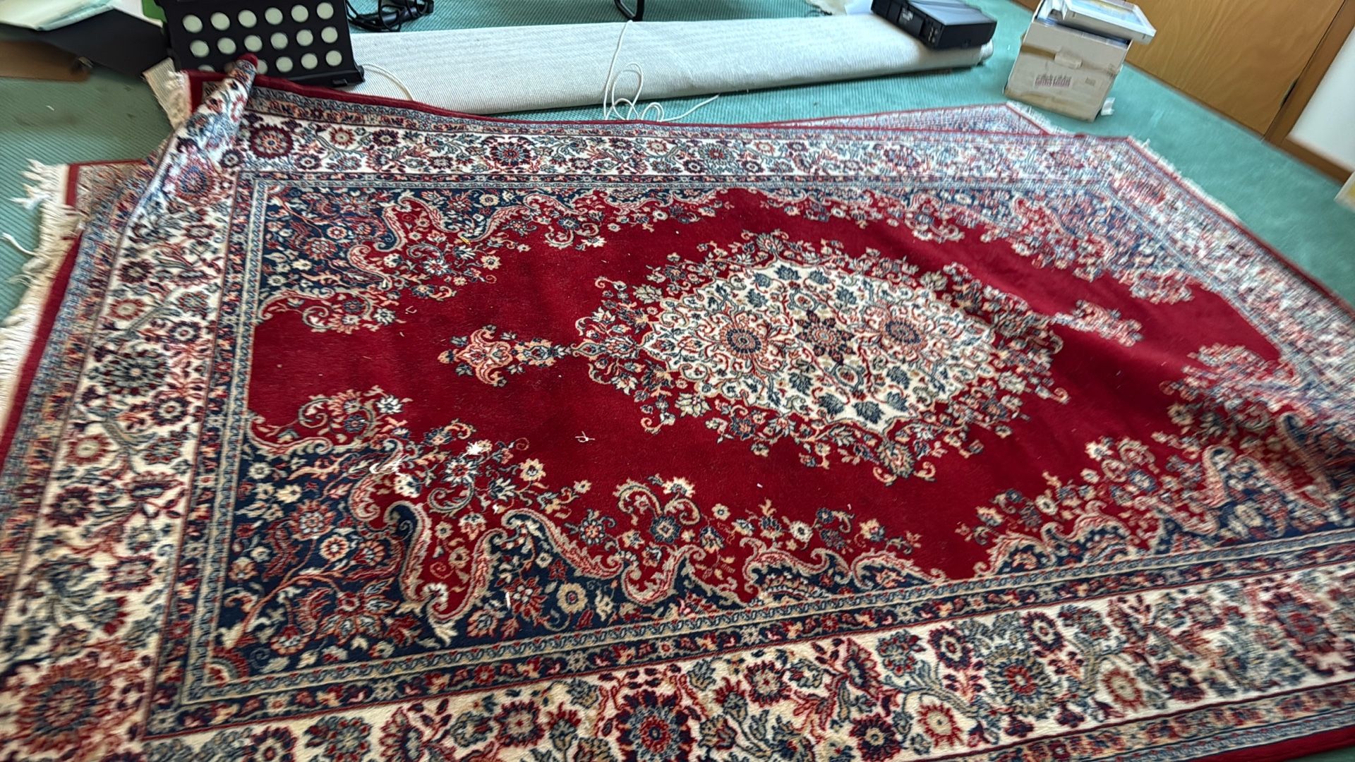 7ftx12ft Area Rug Excellent Condition  $100