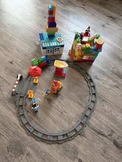 LEGO DUPLO Classic Deluxe Brick Box Building