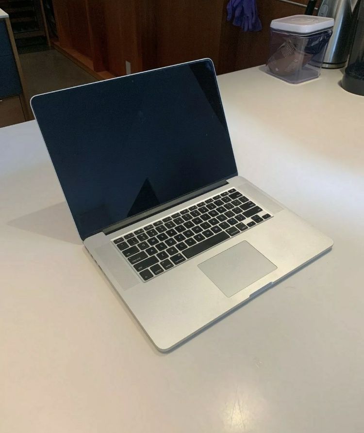 MacBook Pro 15” Retina i7/16/256gb
