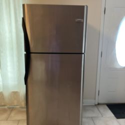 Frigidaire Refrigerator 