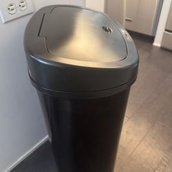 Motion Sensor Kitchen Garbage Can, Black Stainless Steel, 13.2 gal /50 L