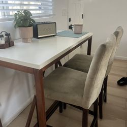 Feltonville Counter Height Dining Table with 2 Green Chairs