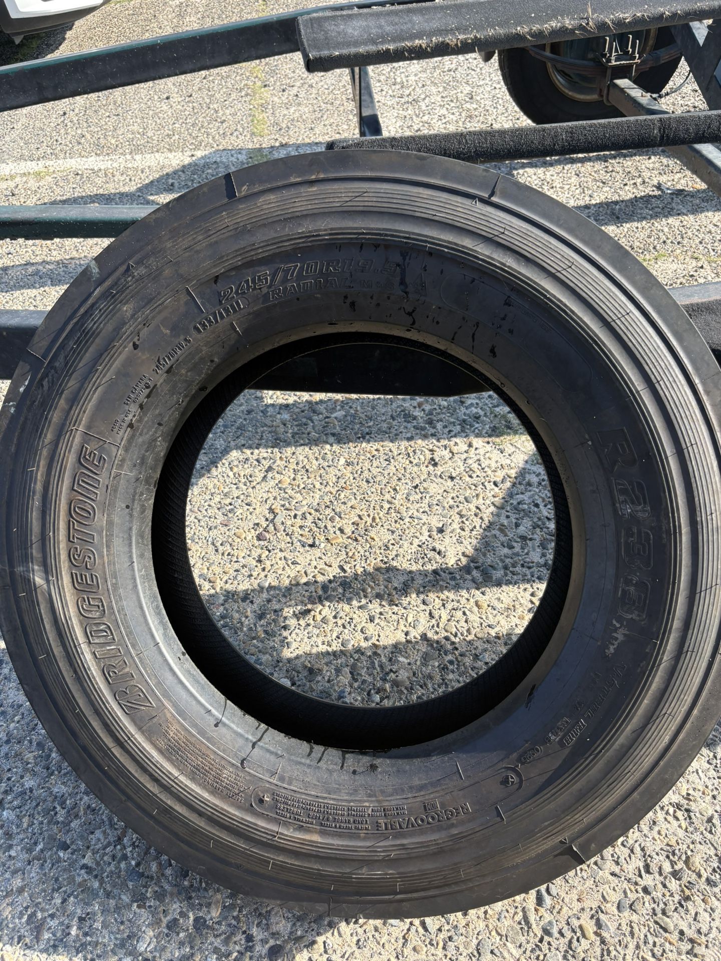 BRIDGESTONE 245/70R19.5