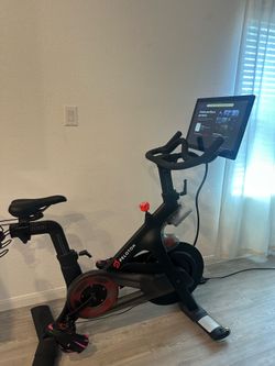 Peloton Bike + Shoes + Weights – Excellent Condition
