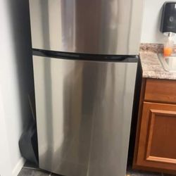 Apartment Refrigerator 