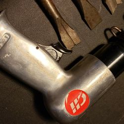 C H neumatic Hammer Tool With Bits