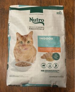 Nutro Wholesome Essentials Indoor Adult Dry Cat Food 14lb