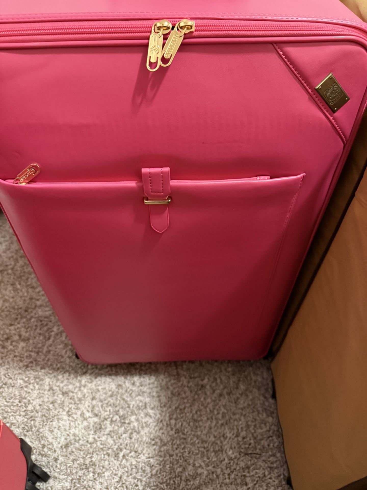 Good Morning Brand New Leather Luggage Set Or Available For Pick Up Retails At $500. Asking $100 Each Set.