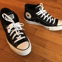 Converse All Star. Size 10 Men - 12 Women.